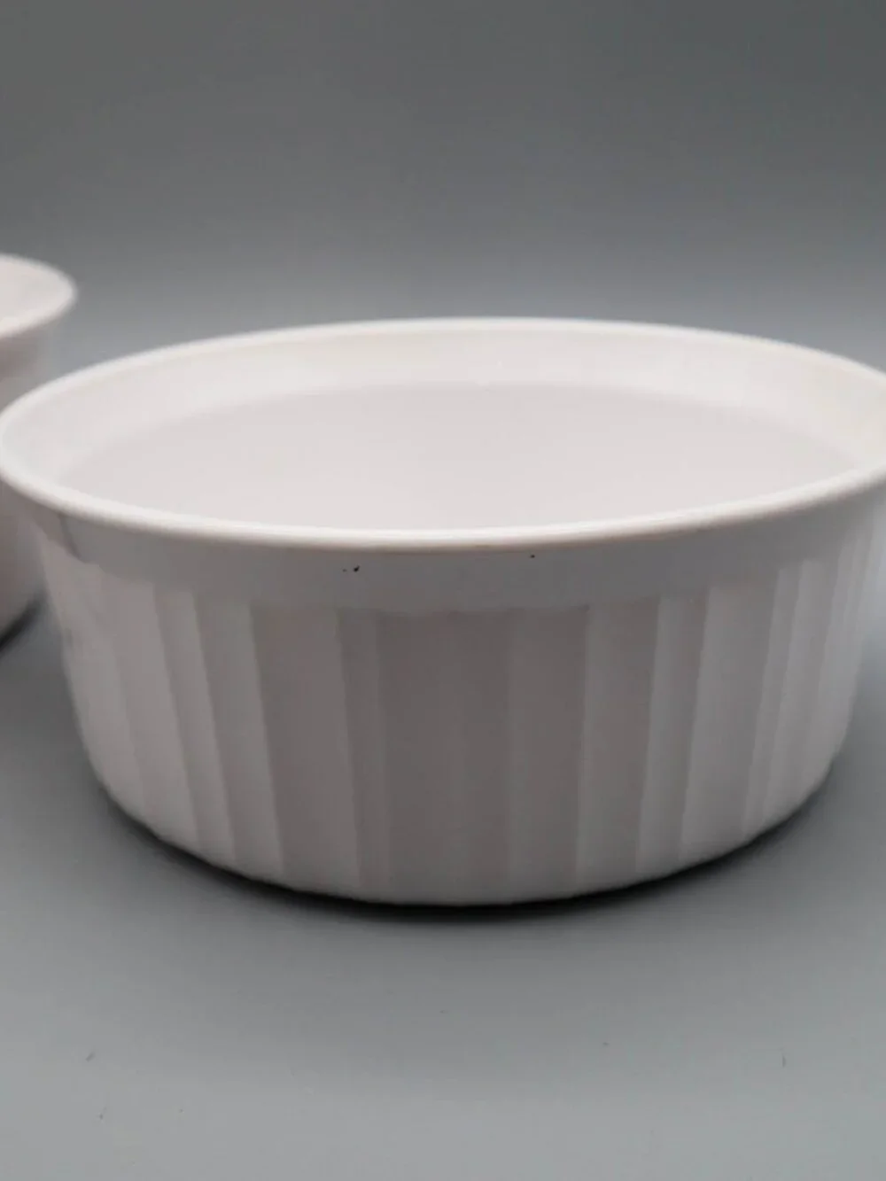 Lot of 2 Corning Ware French White Round Casserole Dishes 2.5L 1.6L F-1-B F-5-B